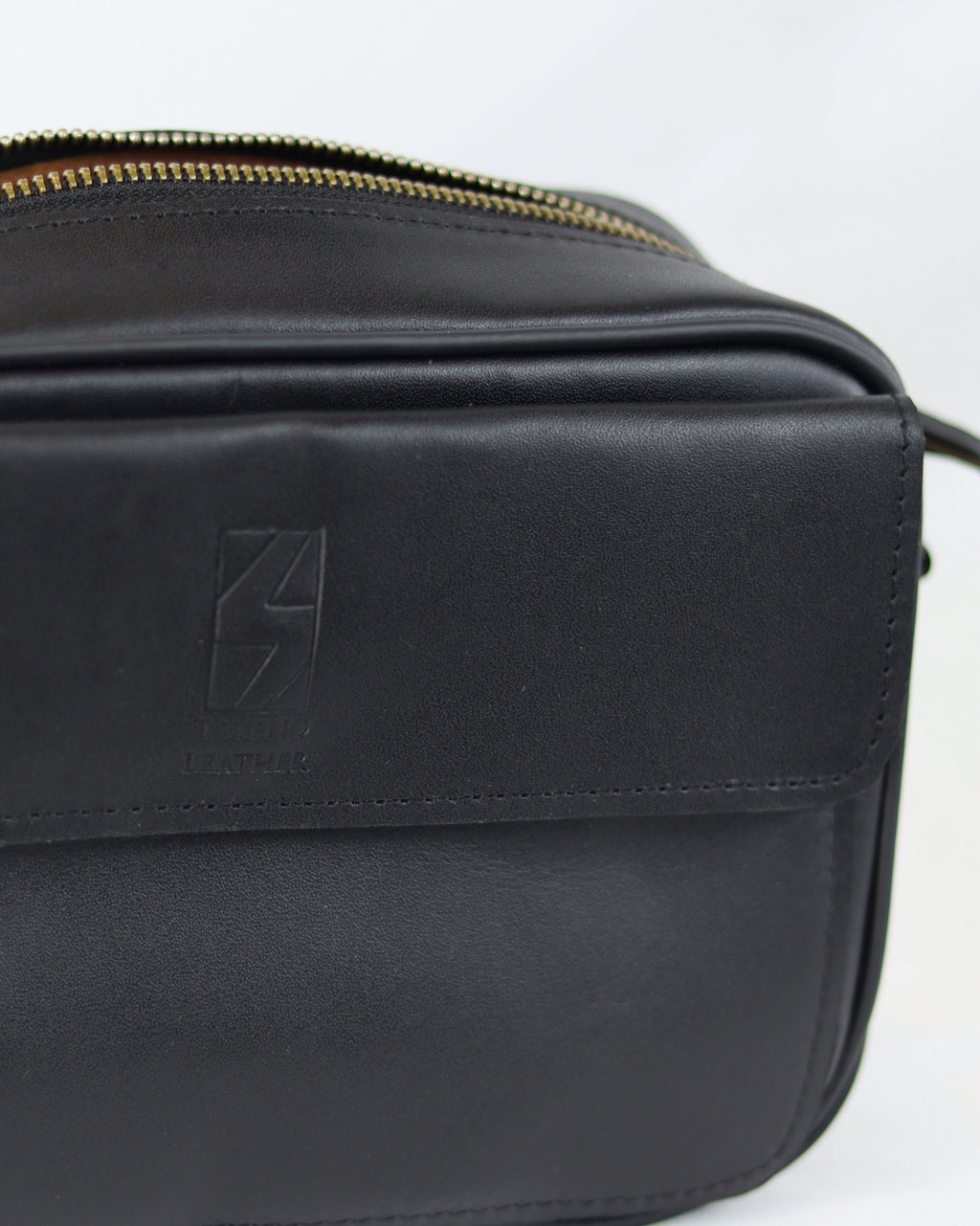 Crossbody Cambridge black full size.