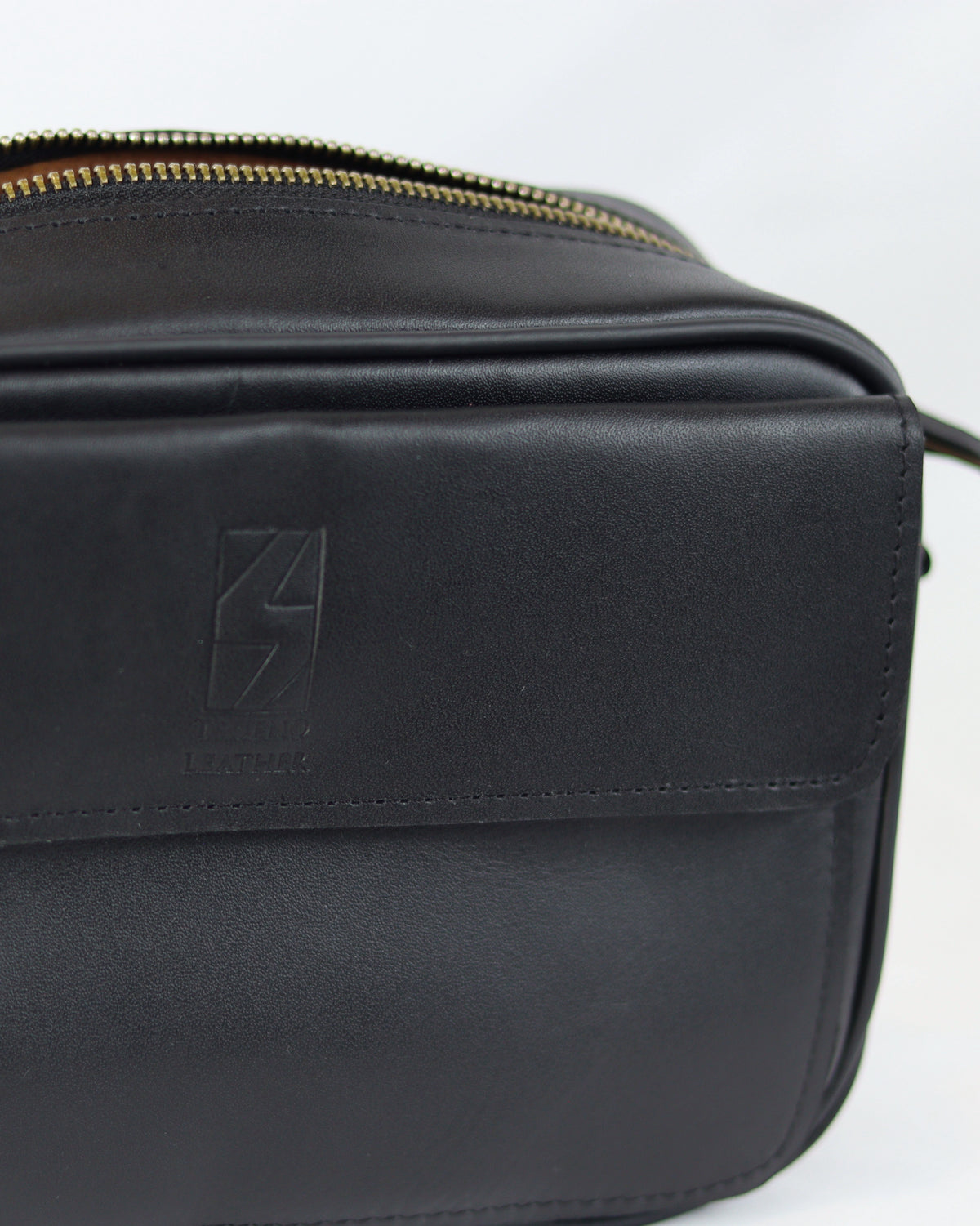 Crossbody Cambridge black full size.