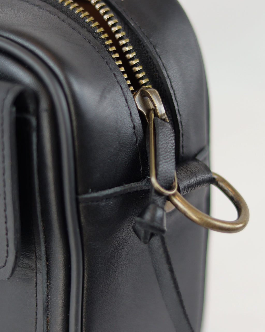 Crossbody Cambridge black full size.
